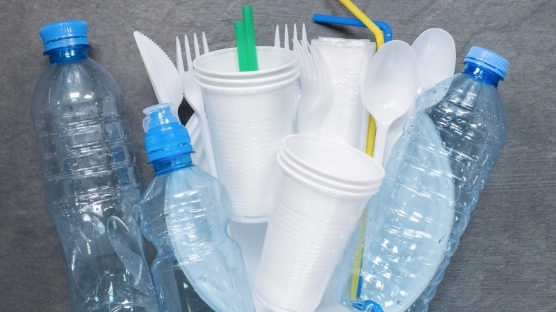 Tác động của việc giảm tiêu dùng nhựa đến phơi nhiễm vi nhựa